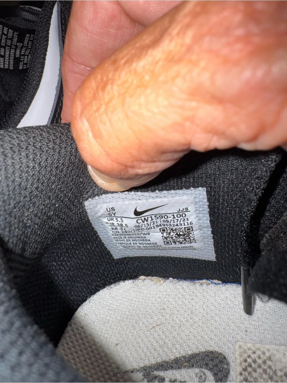 NIKE DUNK LOW “PANDA” BLACK/WHITE STYLE CW-1590-100 SIZE 6Y